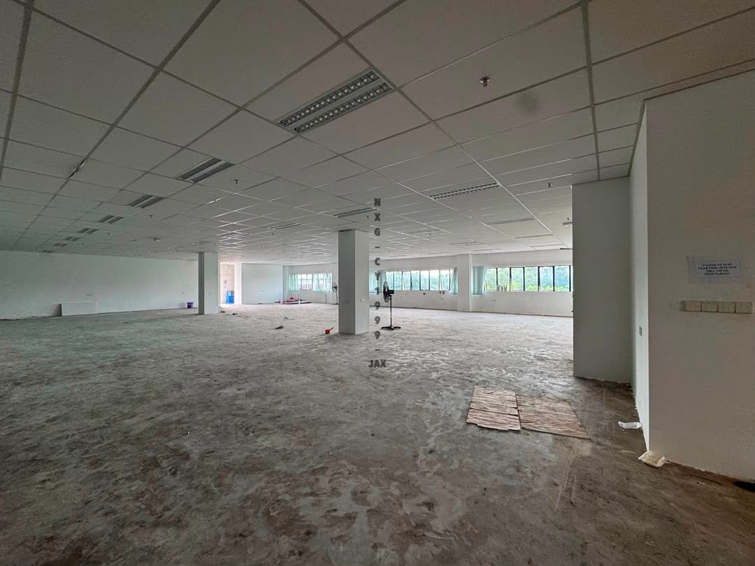 Bukit Jelutong — Corner Detached Warehouse For Rent — supplied photo 8