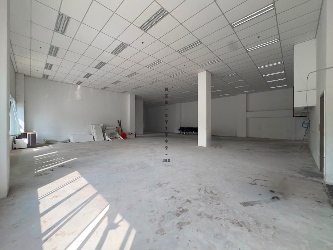 Bukit Jelutong — Corner Detached Warehouse For Rent — supplied photo 10