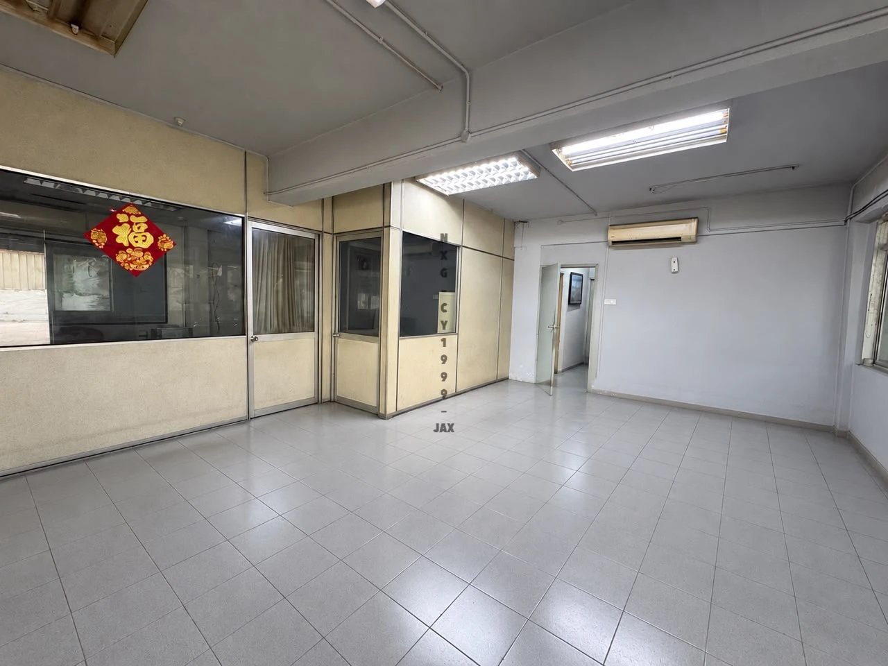 Office — Sample Photos Only