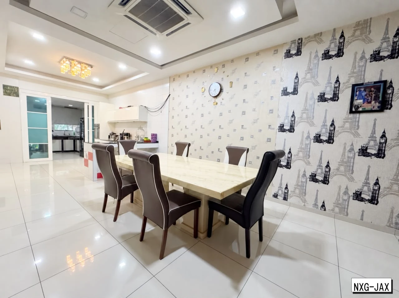 Asura Homes Bandar Bukit Tinggi 2 Klang 2.5-Storey House For Sale — photo 2