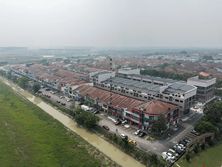 Aman Perdana Klang double storey shoplot — photo 6