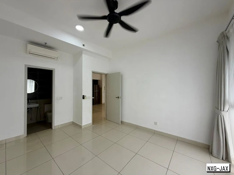 Setia City Residences — Partially Furnished Higher-Floor Condominium For Rent — photo 4